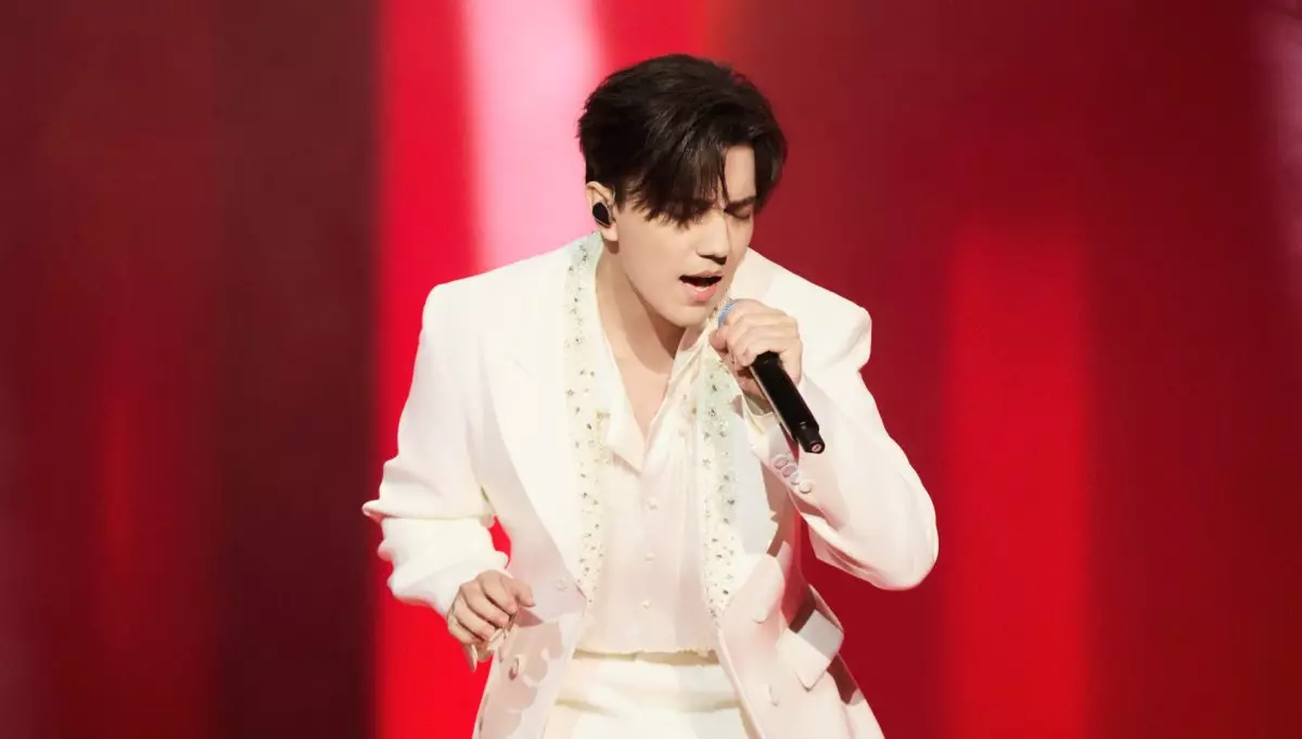 «Eminem-нен де асып түсті»: Димаш Құдайберген қытайлық тыңдармандарын таңғалдырды (ВИДЕО)