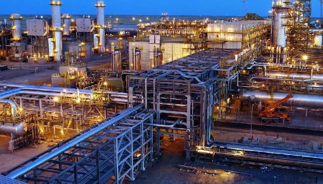 Добыча нефти приостановлена на месторождениях Тенгиз и Королевское