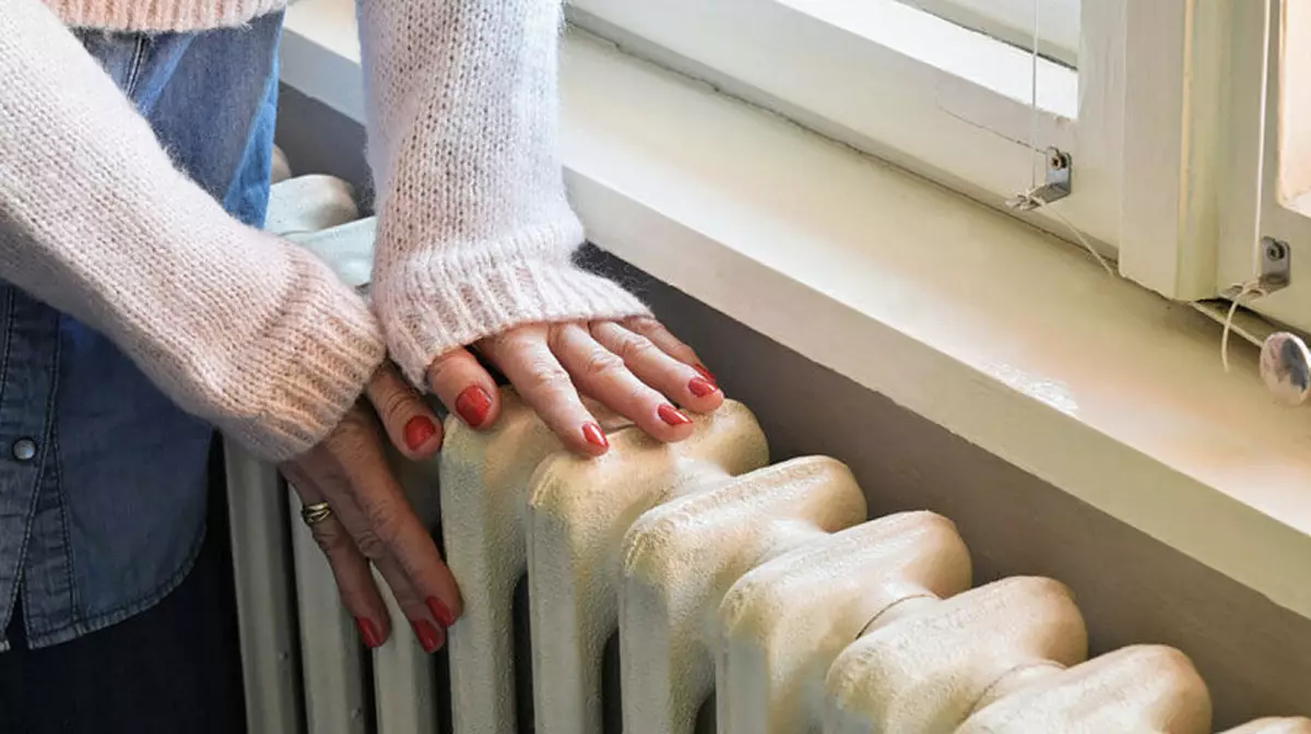 В Темиртау десятки домов остались без отопления из-за порыва на тепломагистрали