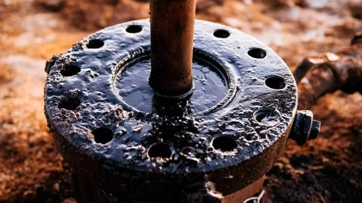 Теңіз және Королев кен орындарында мұнай өндіру тоқтатылды