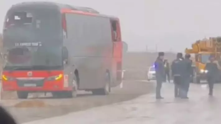 На трассе «Навои – Учкудук» перевернулся автобус, есть пострадавшие