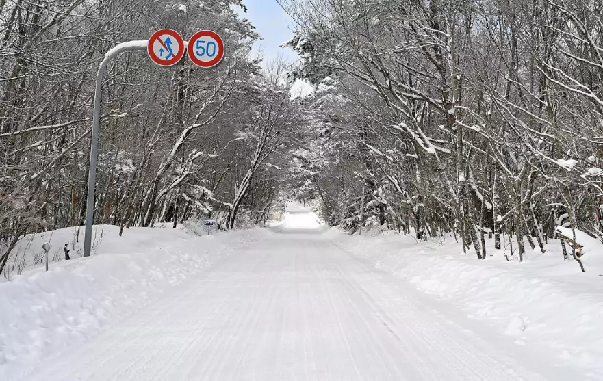 Движение ограничили из-за непогоды на трассе в области Абай