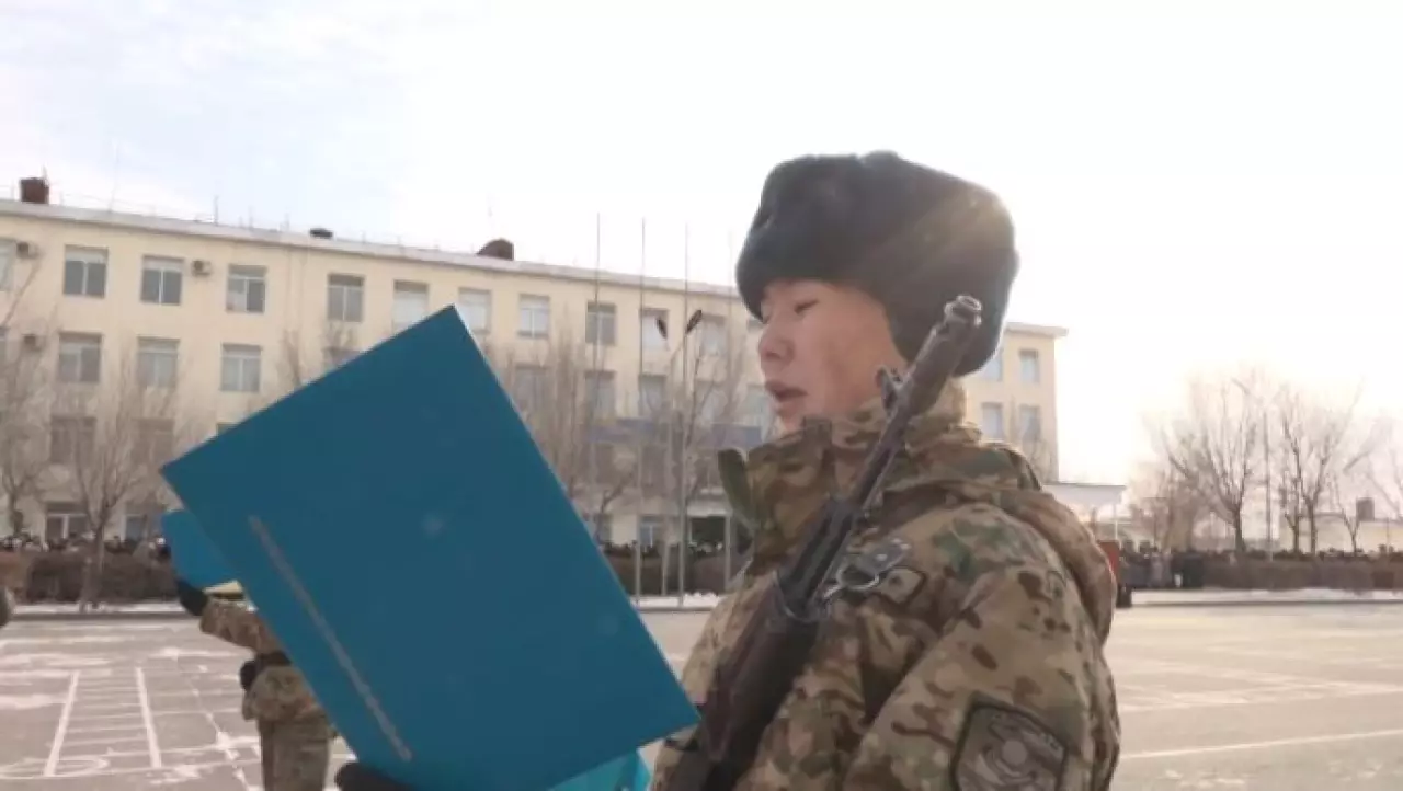 Военную присягу приняли 600 солдат