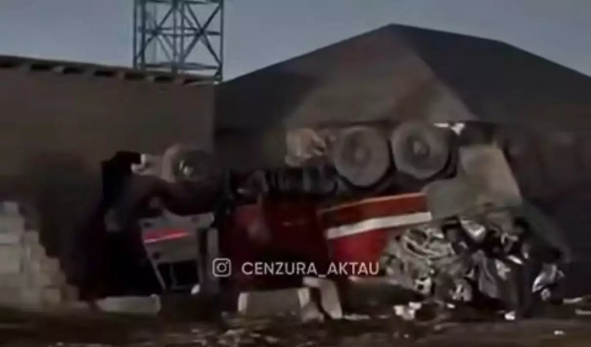 Жаңаөзендегі жол апаты: Үйінде отырған сәбиді өрт сөндіру көлігі қағып кетті