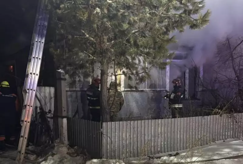 Заперли на замок одну дома и ушли: 5-летняя девочка погибла в пожаре в СКО