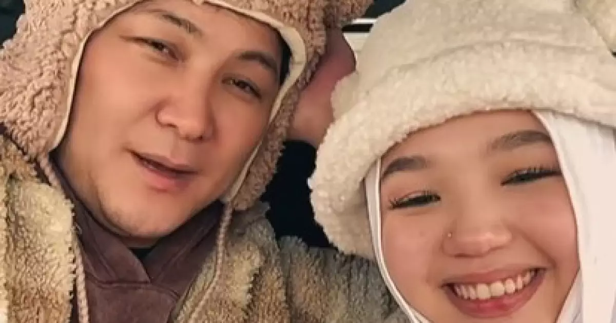   Әнші Жігер Ауыпбаев өзінен 15 жас кіші сүйіктісін көрсетті (видео)   