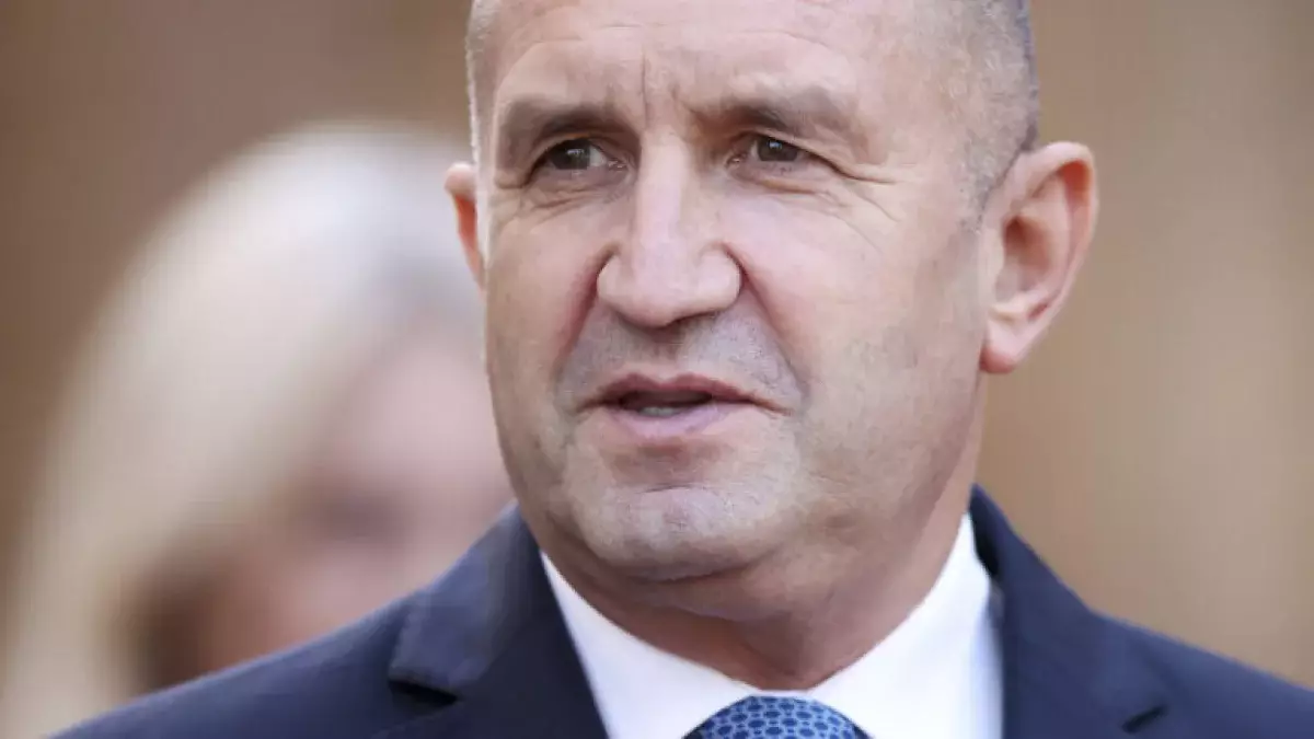 Президент Болгарии объявил об отставке