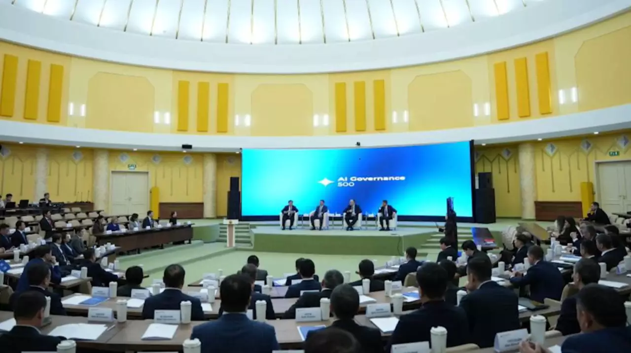 Госслужащие учатся управлять ИИ