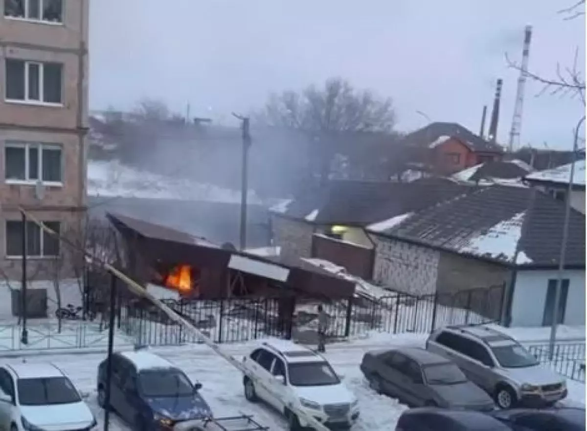 Пять человек госпитализированы после хлопка газа в Хромтау