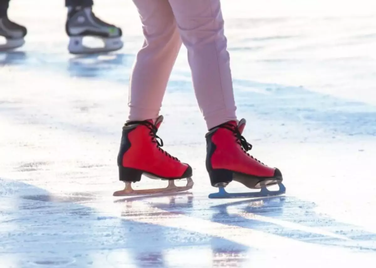 Алматыда әйел 13 жастағы қызды соққыға жықты