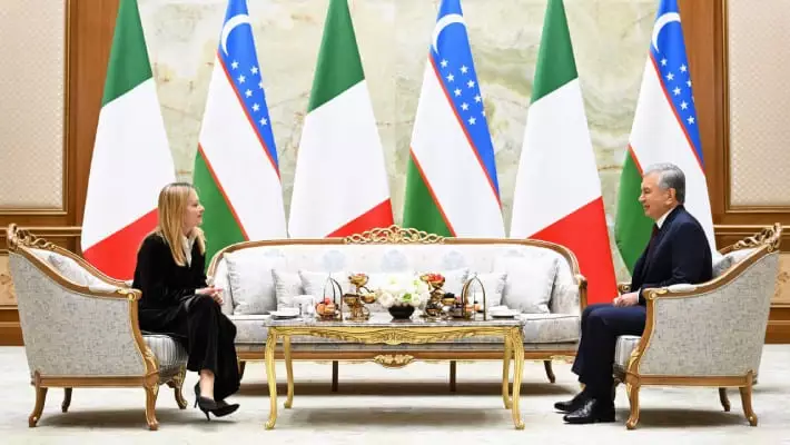 Мирзиёев встретился с Мелони во время ее краткой остановки в Ташкенте