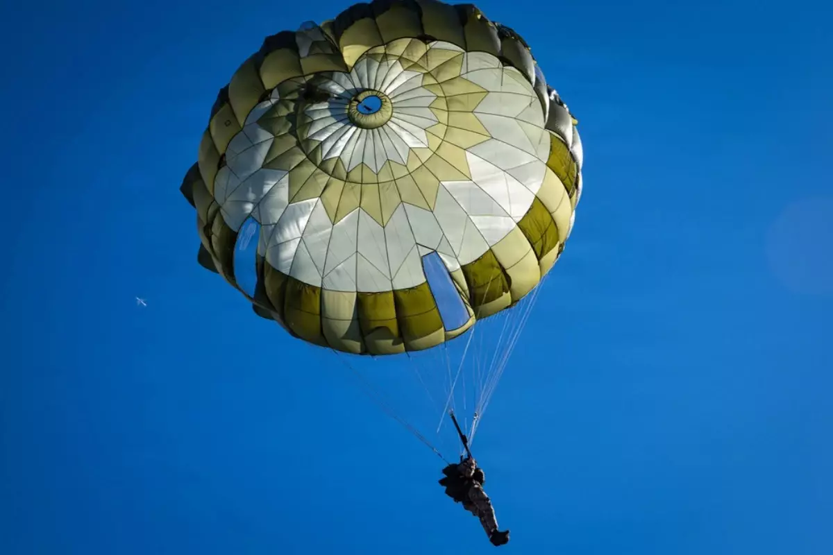 Ақтөбеде парашюті ашылмай қаза тапқан курсанттың өліміне қатысты сот басталды