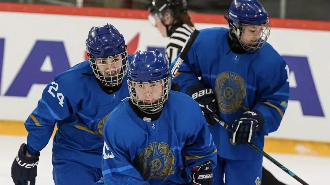 Қазақ қыздары әлем чемпионатын ірі жеңіспен бастады
