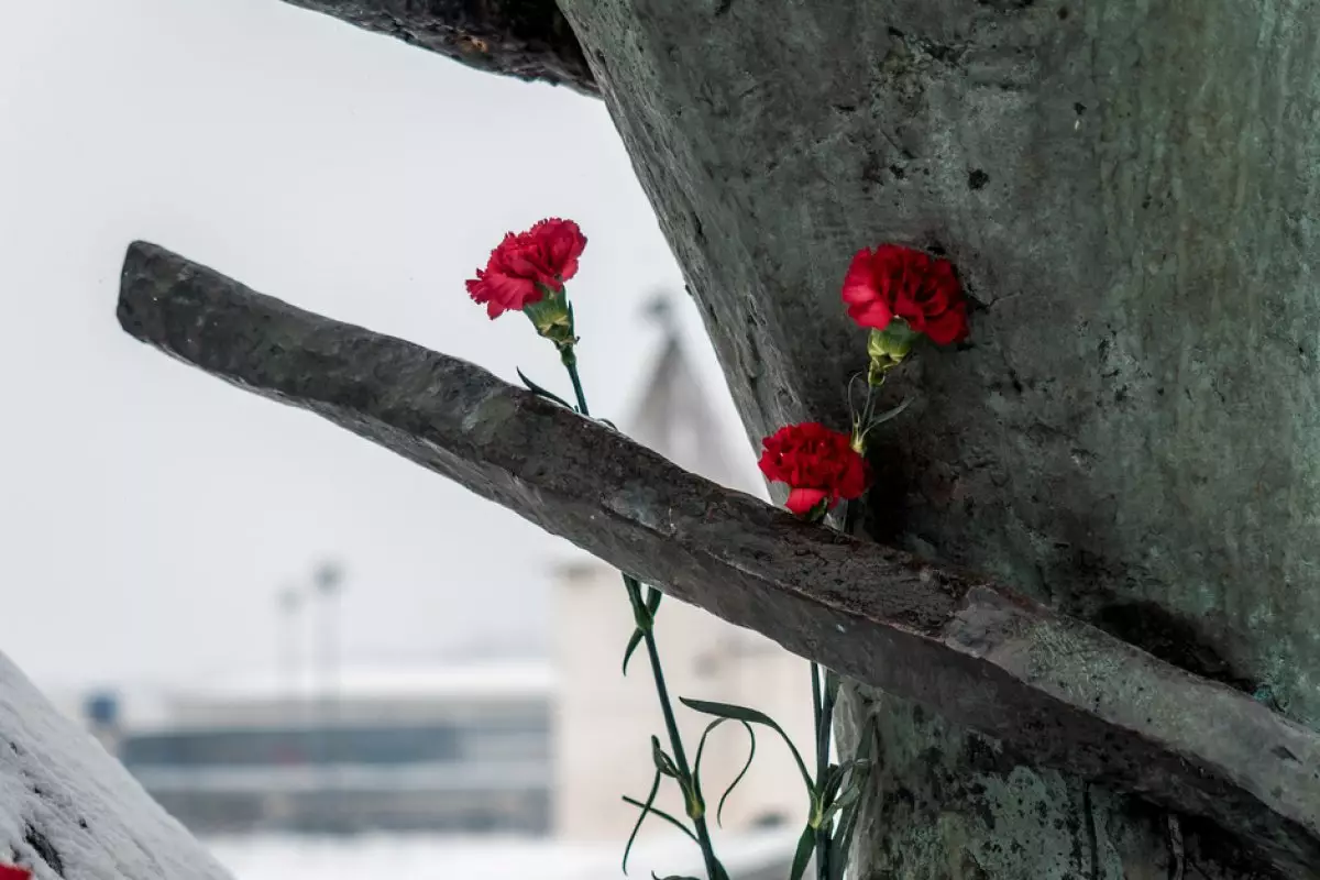 Тело женщины найдено на могиле Виктора Цоя