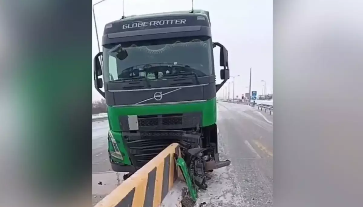 Астана маңында жүк көлігінің қатысуымен жол апаты болды (ВИДЕО)