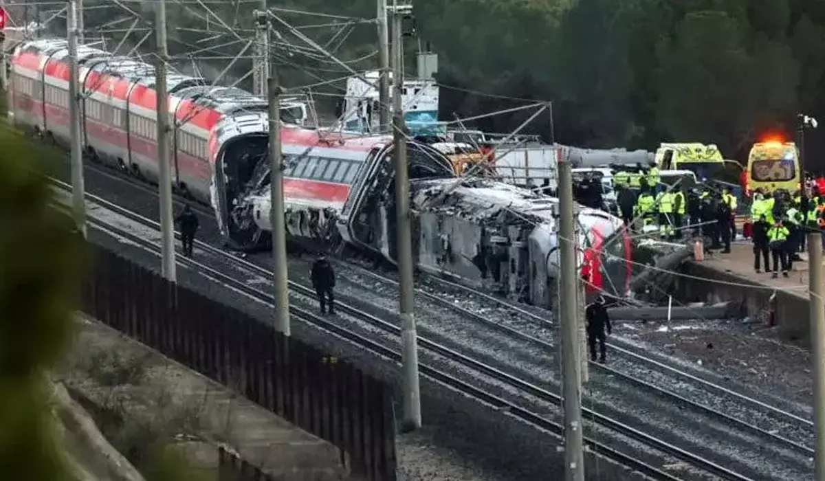 Испаниядағы ірі пойыз апатынан қаза тапқандар саны екі есеге артты