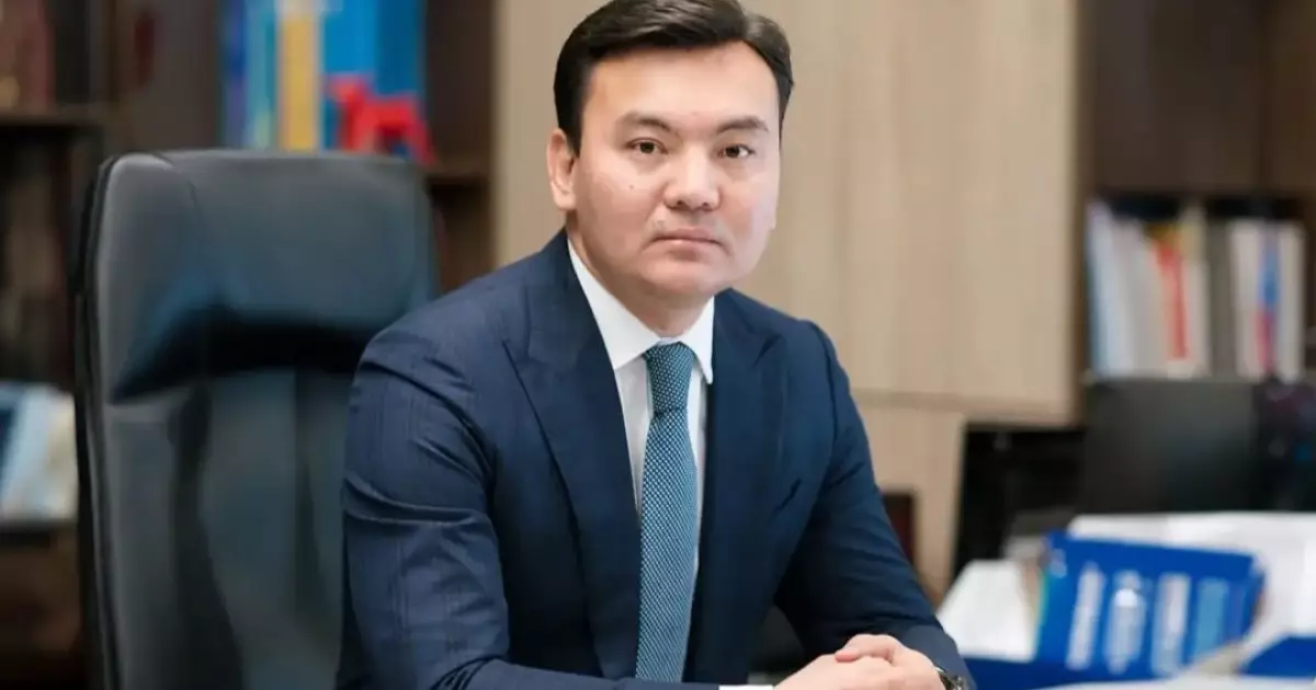  Рауан Кенжеханұлы: Заң қазақ тілінде жазылуы керек 