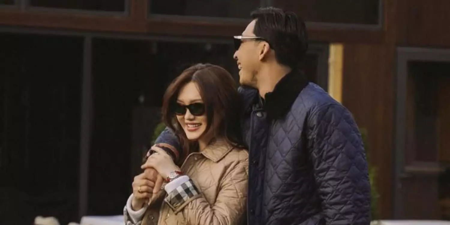 «Өзімді жеңіл сезінемін»: Ерке Есмахан мен RaiM Қазақстаннан кетіп қалды