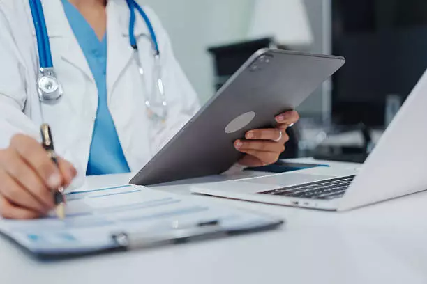 Казахстанцев в России могут обязать проходить медобследование в первый месяц въезда