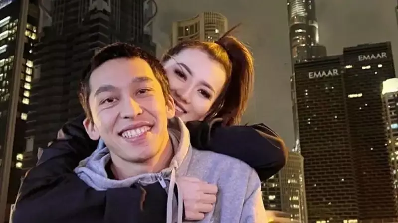 Ерке Есмахан мен RaiM елден кетті