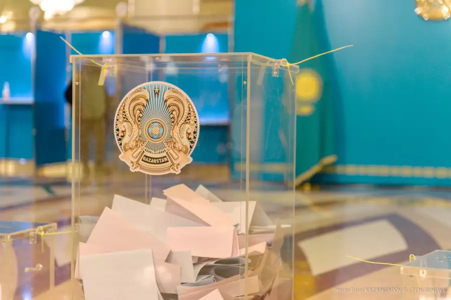 Тоқаев президенттік өкілеттікті беру туралы норманы нақтылауды ұсынды