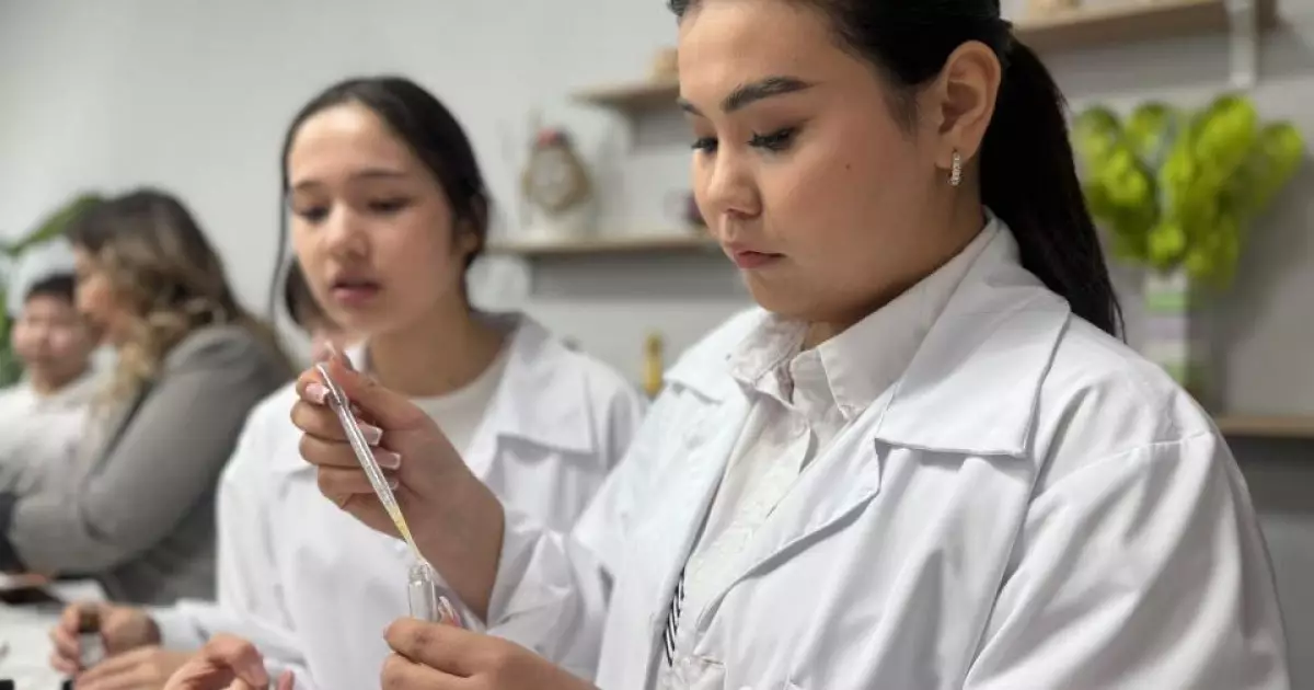   Астанада студенттер мен оқушылар бірігіп, иіссу өндіретін болды   