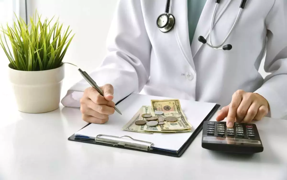 "7,8 триллион қайда кетті?": Тоқаев МӘМС-тегі жымқыру жайлы айтты