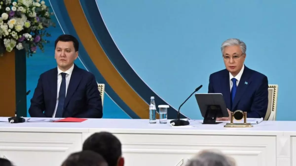 Қариннің лауазымын алып тастауды ұсынған Тоқаев оған «Sorry» деді