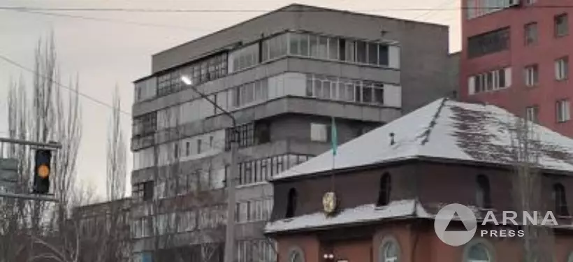 "Разбазаривание народных средств": горящие днем уличные фонари сняла на видео семейчанка