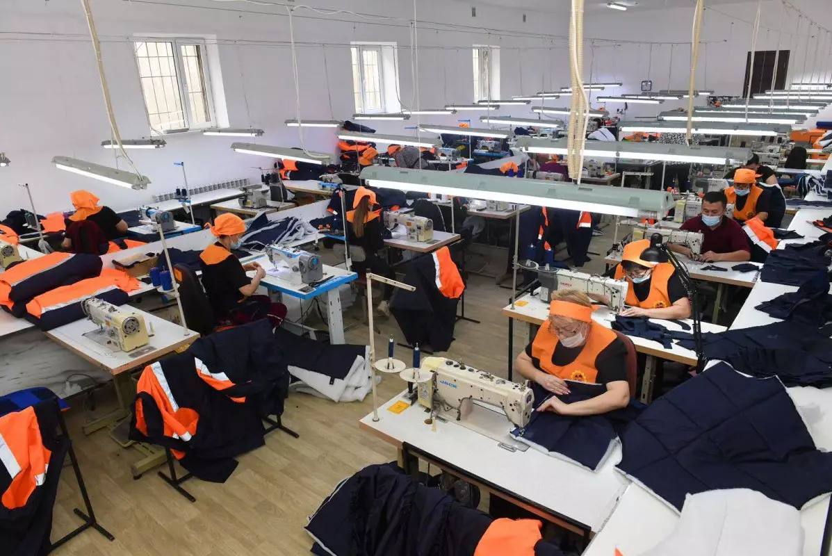 Почти 913 тысяч казахстанцев получили работу за год