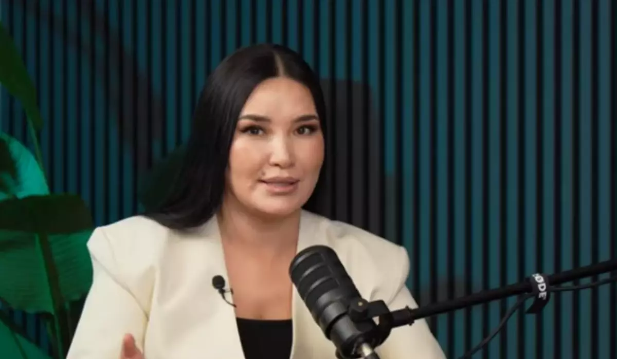 «Күйеуім көзіме шөп салды»: Құралай ханым психологияға қалай келгенін айтты