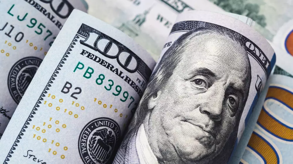 Тенге снова укрепился к доллару в Казахстане