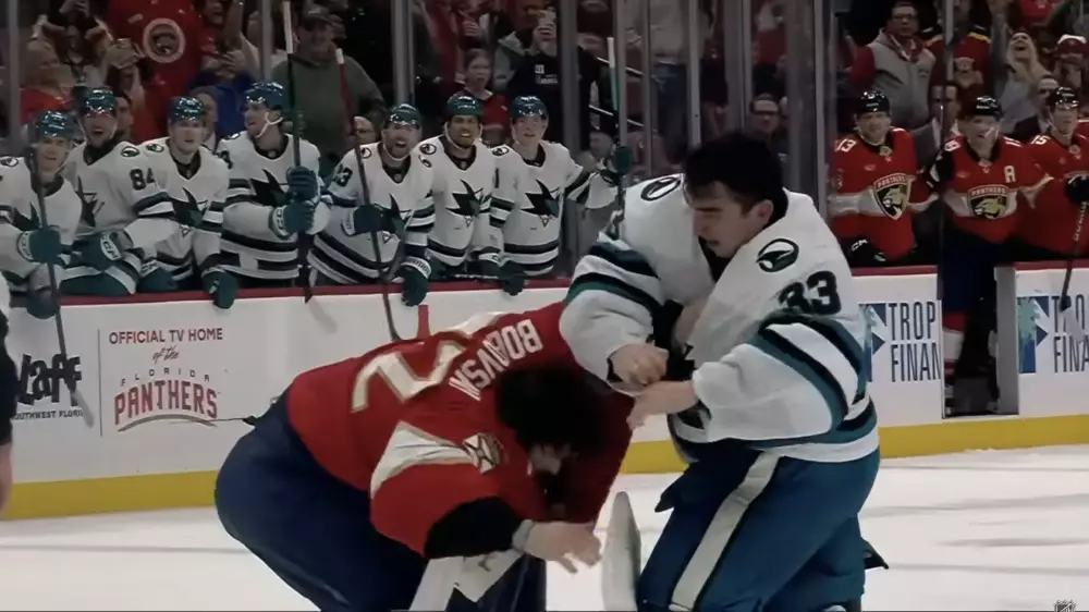 “Подумал, что это ИИ“: драка вратарей в НХЛ удивила фанатов