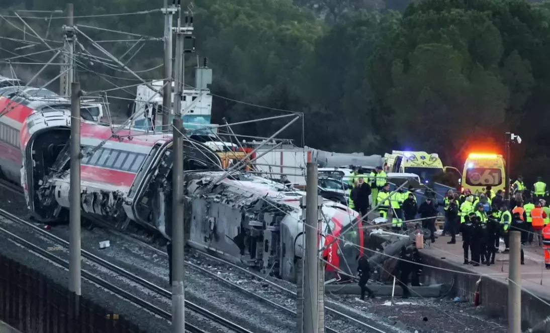 40 адам көз жұмды: Испанияда үш күндік аза тұту күні жарияланды