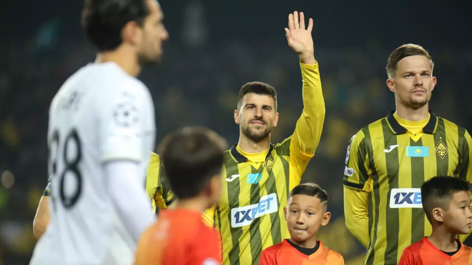 Остались ради "Арсенала". Опытные футболисты "Кайрата" подписали месячные контракты 