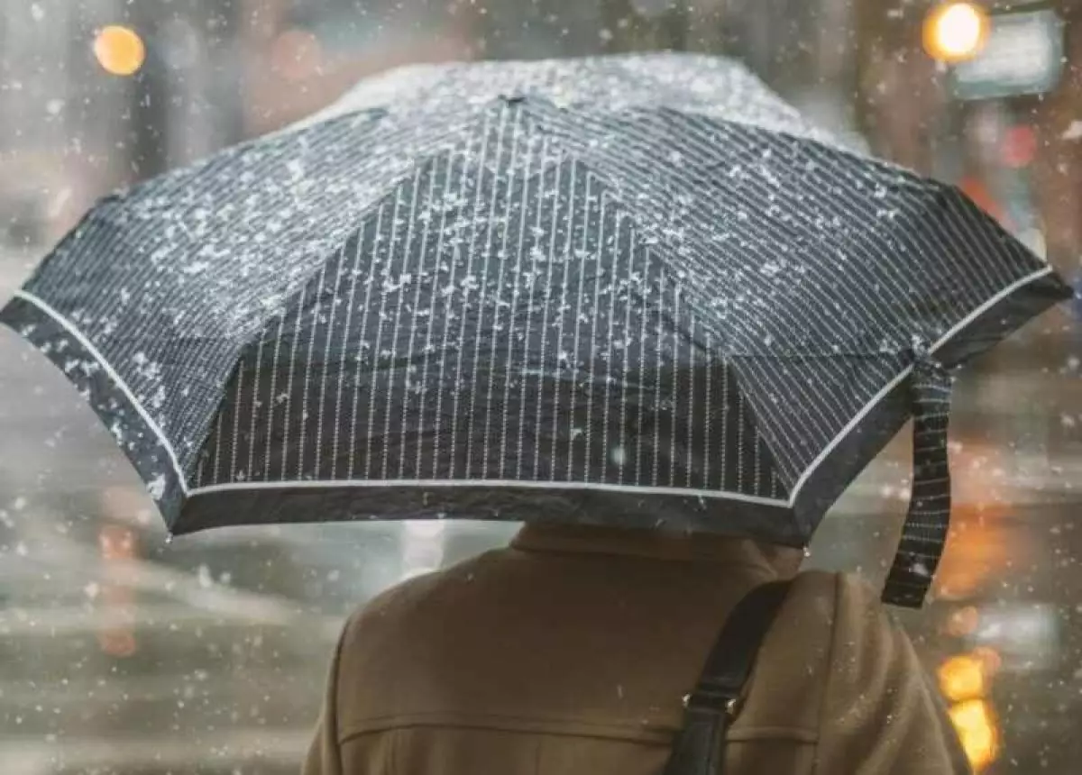 Переменчивая погода с дождем и снегом ожидается в Шымкенте
