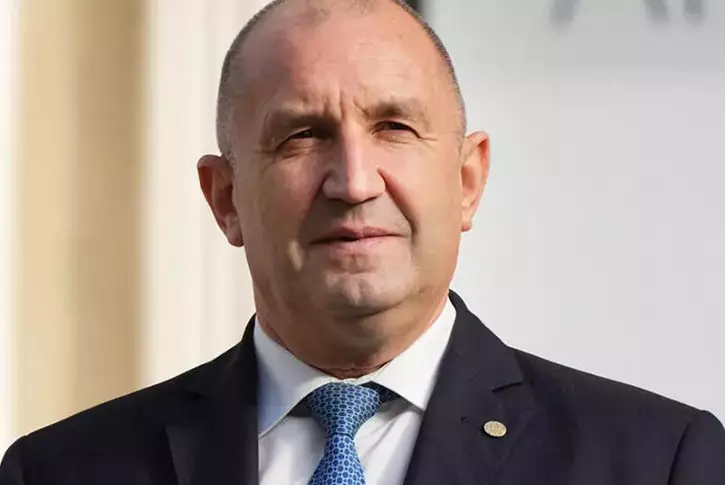 Президент Болгарии подал в отставку