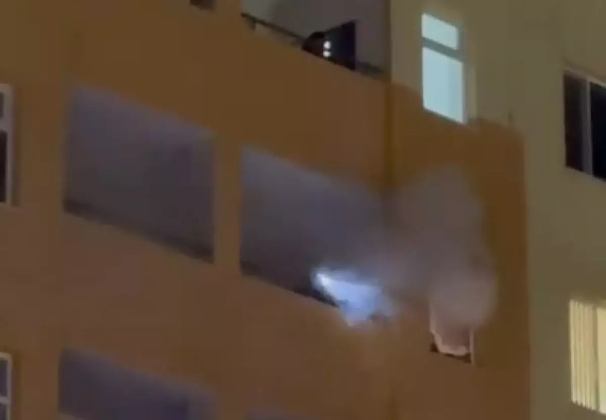 В Уральске произошел пожар: эвакуированы десятки жителей