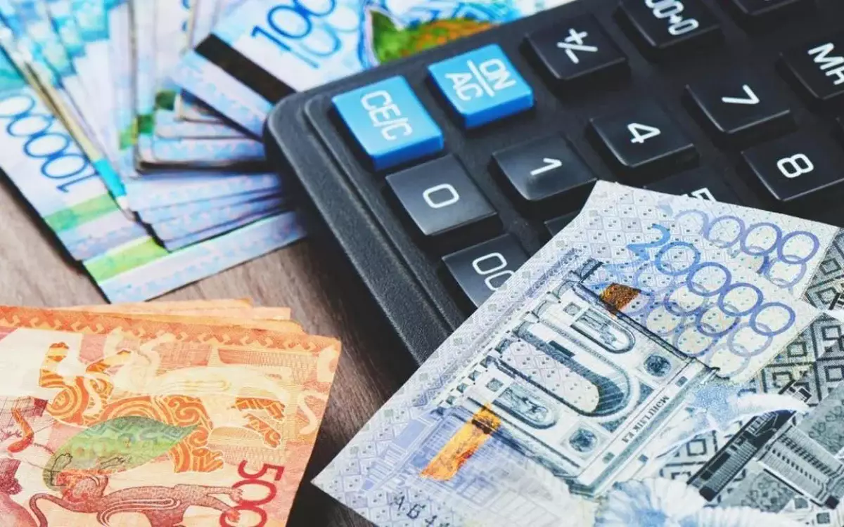 130 млрд тенге выплатили безработным казахстанцам: как получить деньги в 2026 году