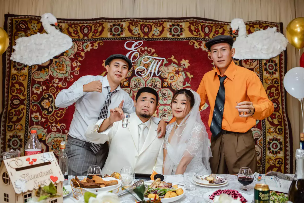 Казахстанец устроил свадьбу за 750 тысяч тенге и стал звездой соцсетей