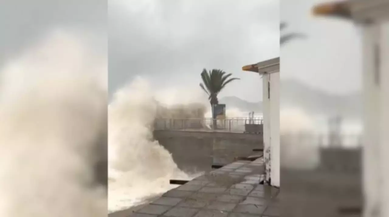 Циклон «Гарри» обрушился на юг Италии