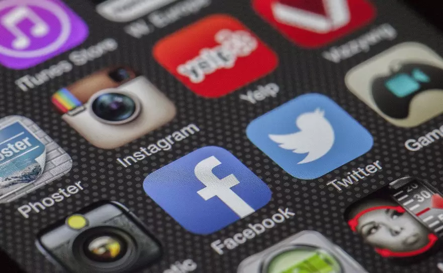 Детям и подросткам в Казахстане ограничат доступ к соцсетям – Балаева