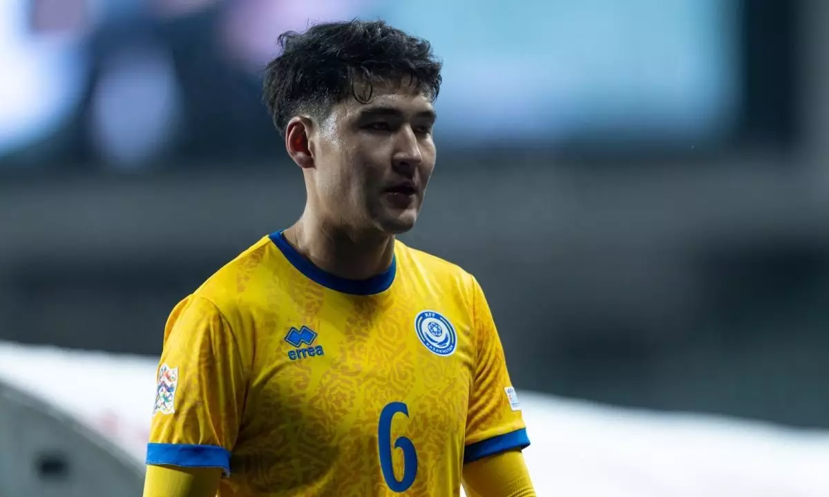 Защитник сборной Казахстана может уехать на Восток за рекордным гонораром