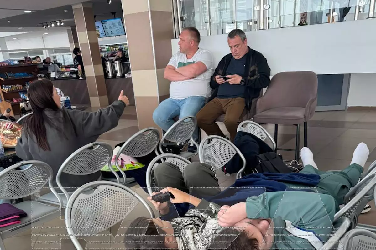 Самолет с россиянами застрял в казахстанском аэропорту: пилот отказался лететь