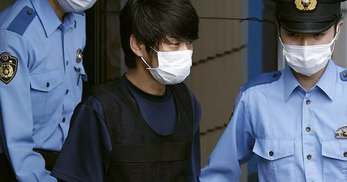  Жапонияның экс-премьері Синдзо Абэні атып өлтірген ер адам өмір бойына сотталды 