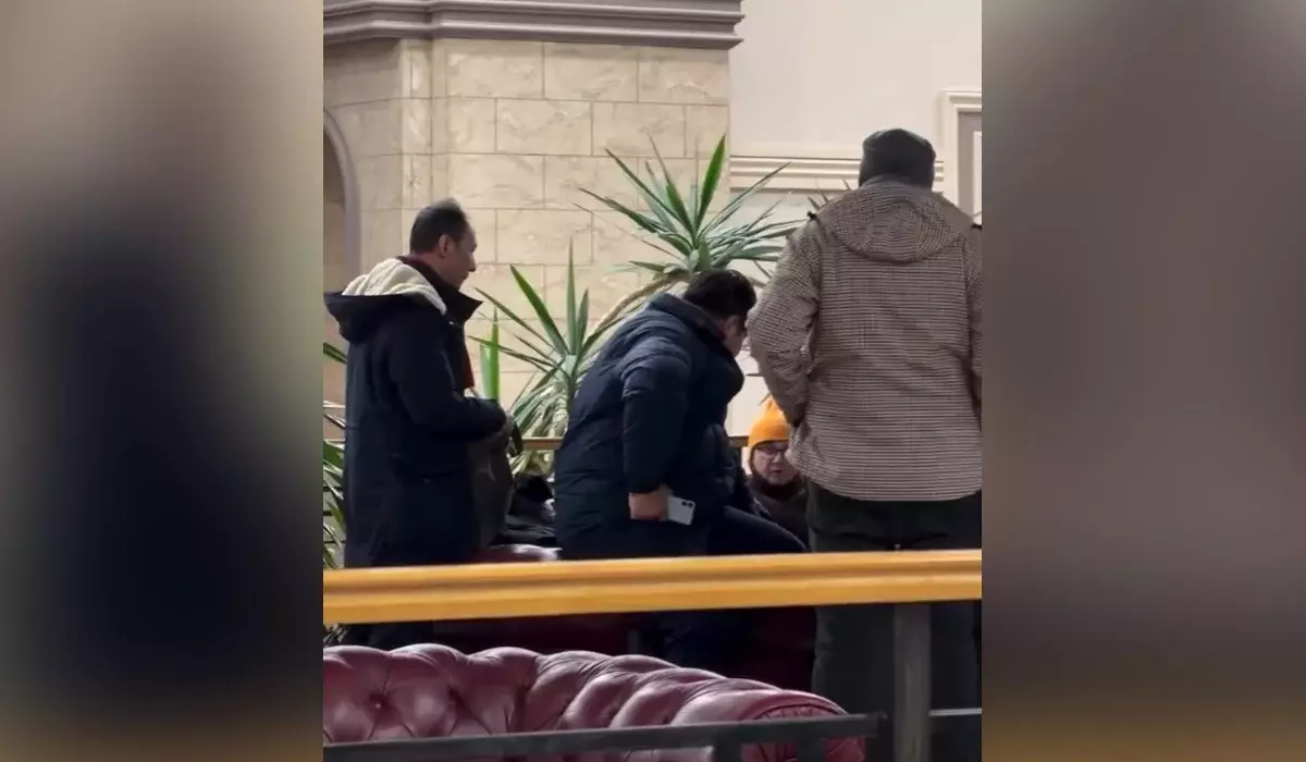 «Джекин Чанның командасы»: Ақтау азаматтары атақты актердің әріптестерін видеоға түсіріп алған (ВИДЕО)