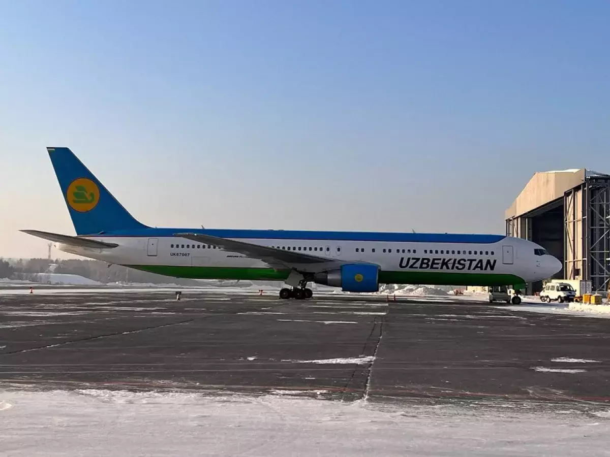 Самолет с пассажирами из Узбекистана экстренно приземлился в Сибири