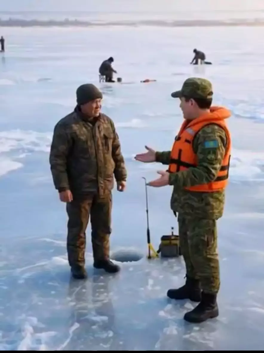 Қыс кезінде мұз үстінде қарапайым қауіпсіздік ережелерін сақтаңыздар