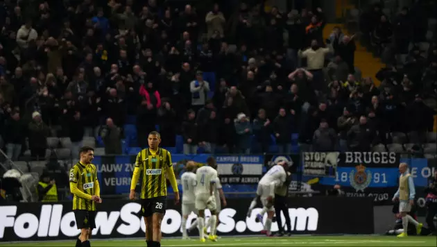 Фанатов "Брюгге" в купальниках Бората задержали на матче с "Кайратом"