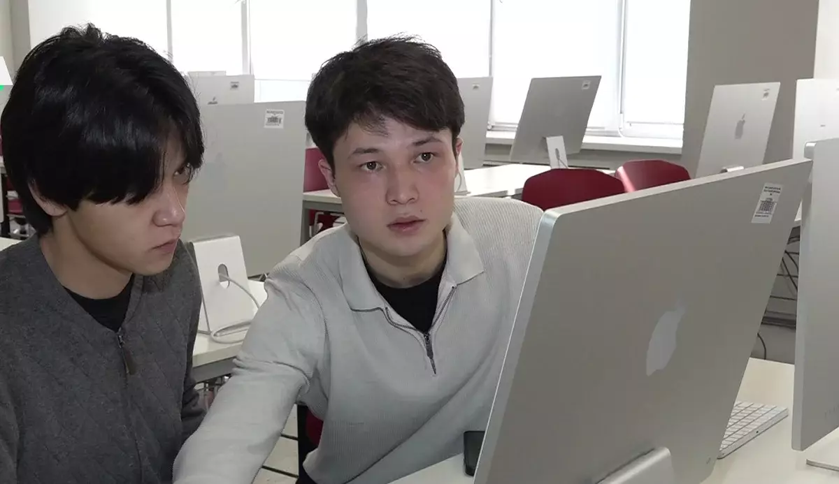 Цифровой щит против мошенников: молодой разработчик из Алматы удивил своим проектом